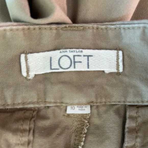 🔥LOFT Khaki Short Size 10 - Picture 3 of 6